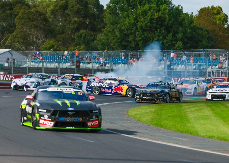 Brodie Kostecki prolazi kroz krvoproliće do pobjede u finalnoj utrci u Melbourneu