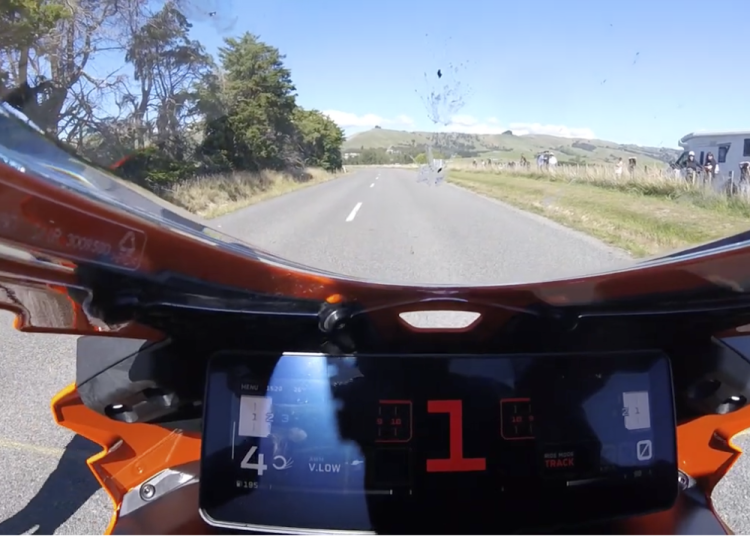 Gledajte: Jay Lawrence osvajanje Cliffhanger Hill Climb na KTM-u iz izložbenog prostora