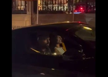 Hardik Pandya kupuje novi luksuzni sportski automobil Ferrari 12Cilindri vrijedan 12 milijuna INR, vozi se s djevojkom Mahiekom Sharmom (pogledajte video)