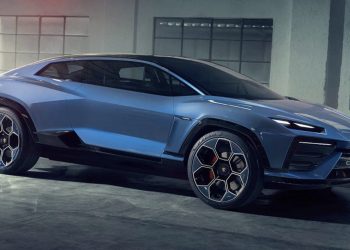 Izvršni direktor Lamborghinija priznaje da mu ‘nedostaje veliki touring automobil’, ali nije zainteresiran za limuzinu ili SUV.