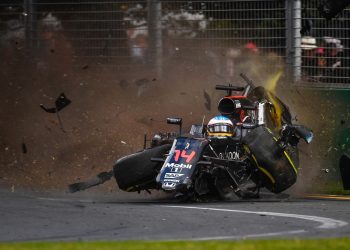 Kako je stravična nesreća Fernanda Alonsa na VN Australije 2016. srušila barijere