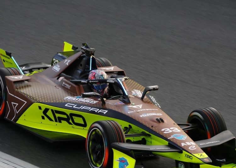 Kontroverze oko F1 pravila: Porast cijene goriva ponovno usmjerava pažnju na Formulu E Kontroverze oko F1 pravila: Porast cijene goriva ponovno usmjerava pažnju na Formulu E