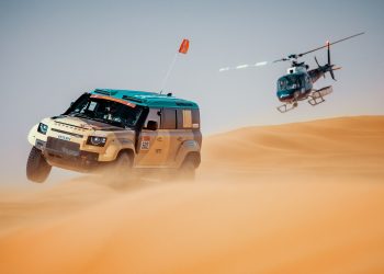 Land Rover Defender na Dakaru