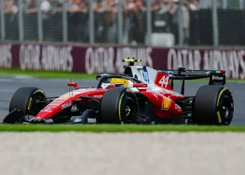 Lewis Hamilton se suprotstavlja kritičarima hrabrim pohvalama za uzbudljivu novu F1 eru na Velikoj nagradi Australije