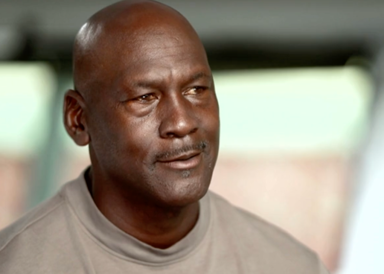Michael Jordan objašnjava svoje razloge za ulaganje u NASCAR-ovu tužbu i svoj pogled na sport Michael Jordan objašnjava svoje razloge za ulaganje u NASCAR-ovu tužbu i svoj pogled na sport