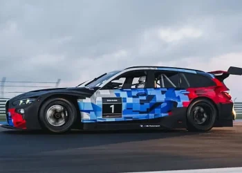 Neobičan trkaći karavan na Nürburgring 24H