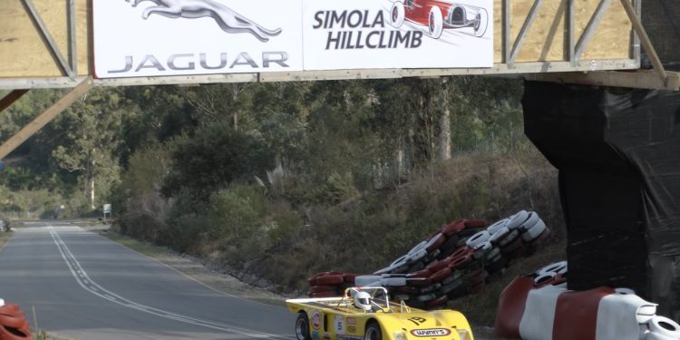 Osjetite miris gume i čujte zvuk motora (čepići za uši uključeni)