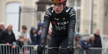 Pariz-Nica: Jonas Vingegaard se uspinje na čelo utrke uz ogroman trud na etapi 4 obilježenoj nemirima pri visokim brzinama i iscrpljujućim vremenskim uvjetima.