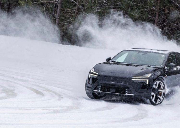 Polestar 4 na ledu: 544 KS i savršeno podešena dinamika čine ga pravim izborom za driftanje Polestar 4 na ledu: 544 KS i savršeno podešena dinamika čine ga pravim izborom za driftanje