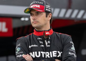 Sin prvaka F1 osigurao trajno mjesto u NASCAR-u godinama nakon neuspješnog pokušaja u Formuli