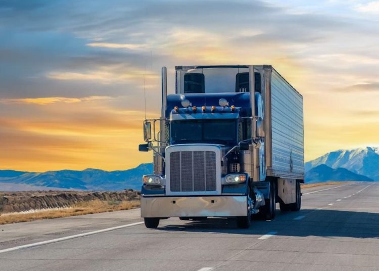 Sudar kamiona s ptičjom gripom upravo je zatvorio glavnu autocestu u Indiani — Da, teret su bile mrtve patke Sudar kamiona s ptičjom gripom upravo je zatvorio glavnu autocestu u Indiani — Da, teret su bile mrtve patke