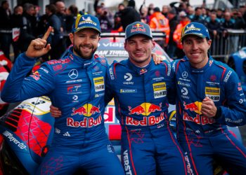 Verstappen Racing slavi pobjedu u besprijekornoj NLS2 utrci. Max: ‘Super ugodno’
