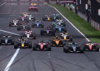 Vozači F1 zabrinuti zbog nesreća na startu utrke, politika im stvara prepreke