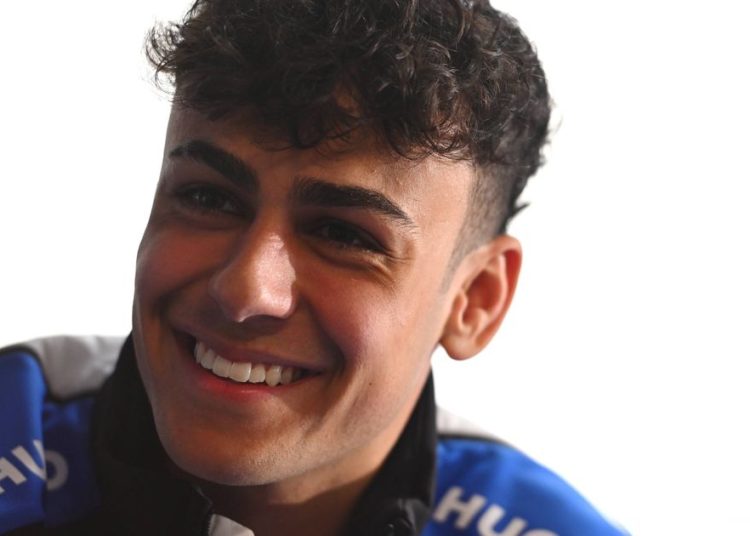 Arvid Lindblad pregledava prve Grand Prix sezone u F1 u svojoj debitantskoj sezoni