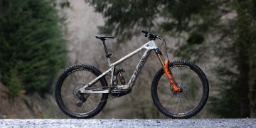 Enduro e-mountain bicikl rasprodan u manje od dva sata: prva recenzija Atherton S.170E e-MTB s novim pogonskim sustavom Avinox M2S