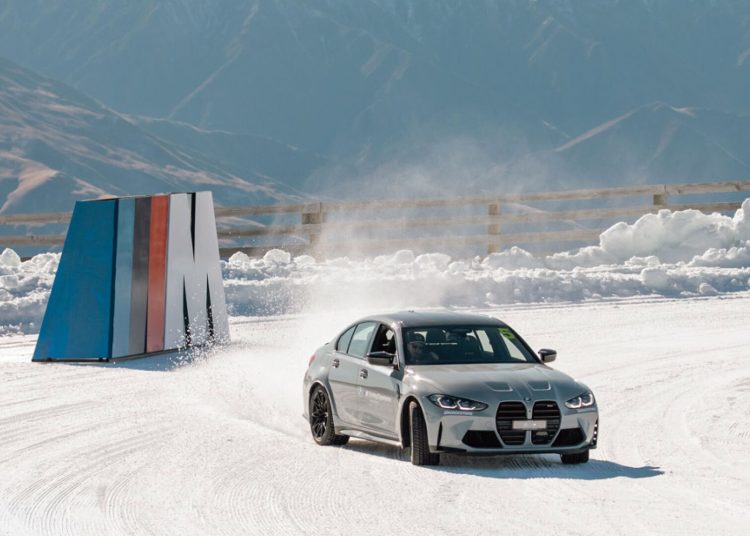 Evo kako driftati BMW M3 na snijegu – u kolovozu!