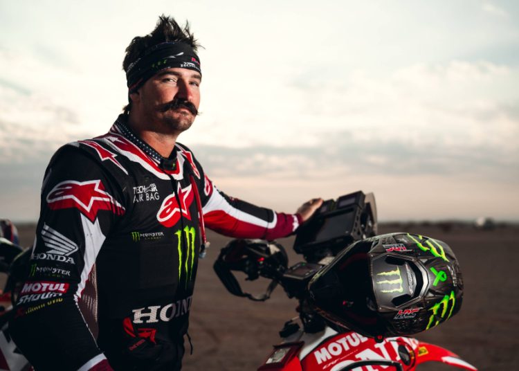 Howes se probija s prvim relijem Dakarom… Howes se probija s prvim relijem Dakarom…