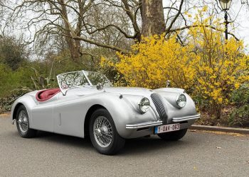 Jaguar XK120 Roadster iz 1953. godine: prikaz rane ostavštine sportskih automobila s modernom uporabom