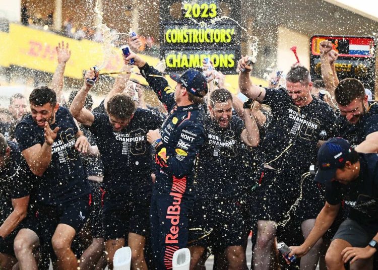 Ovo F1 carstvo nastavlja se urušavati. Plus: nježna strana Tota Wolffa Ovo F1 carstvo nastavlja se urušavati. Plus: nježna strana Tota Wolffa
