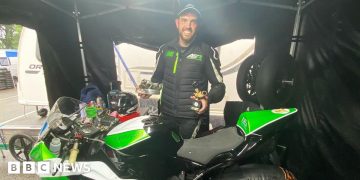 Počast motociklistu poginulom kod Oliver’s Mount u Scarboroughu