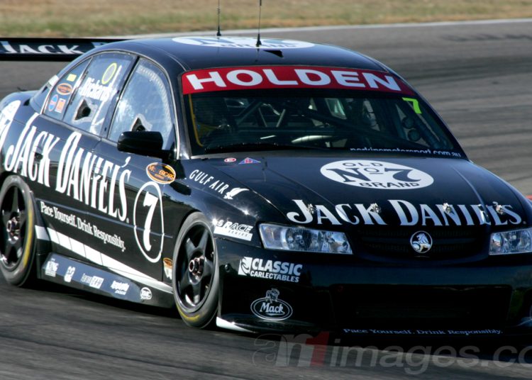 Posljednji Larry Perkins VZ Commodore V8 Supercar se vraća na Winton Raceway