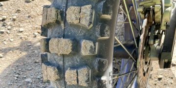 Recenzija Pirelli MT 21 Rallycross: Yamaha Ténéré 700 Projekt Motor – Vrhunski motociklizam