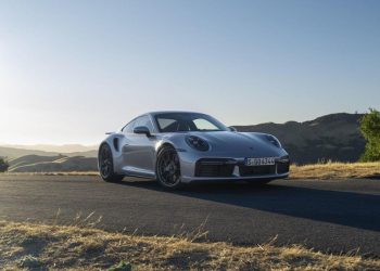 Što bi Porsche trebao razviti nakon 911? Entuzijasti raspravljaju o budućem sportskom automobilu marke