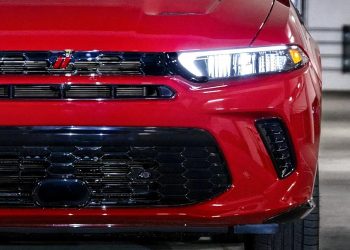 Title: Dodge SUV i Alfa Romeo upravljanjem krade se za 25.000 dolara