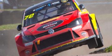 Tristan Ovenden iz Adishama poboljšao je svoje prvo šesto mjesto u Motorsport UK British Rallycross Championship 5 Nations Trophy osvajanjem trećeg mjesta u drugoj finalnoj utrci na Lydden Hillu nakon što je zamijenio VW Polo za Citroen DS3.