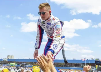 Zvijezda NASCAR-a spašava fiktivnu stazu Mansfield Speedway, Ohio