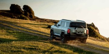 BYD je upravo stvorio terenski SUV koji može voziti naprijed s jednim kotačem podignutim s tla. Ford, Jeep i Rivian ne mogu napraviti ništa slično.