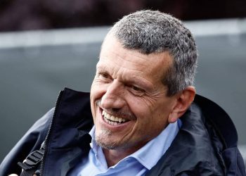 Bivši šef F1 momčadi Guenther Steiner razmatra poziciju izvršnog direktora u MotoGP timu, potvrđuje razgovore o ulaganju.
