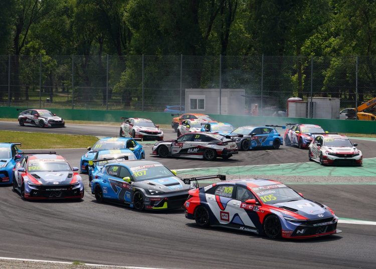 Jean-Karl Vernay i Esteban Guerrieri pridružuju se popisu sudionika FIA TCR svjetske turneje s 19 automobila