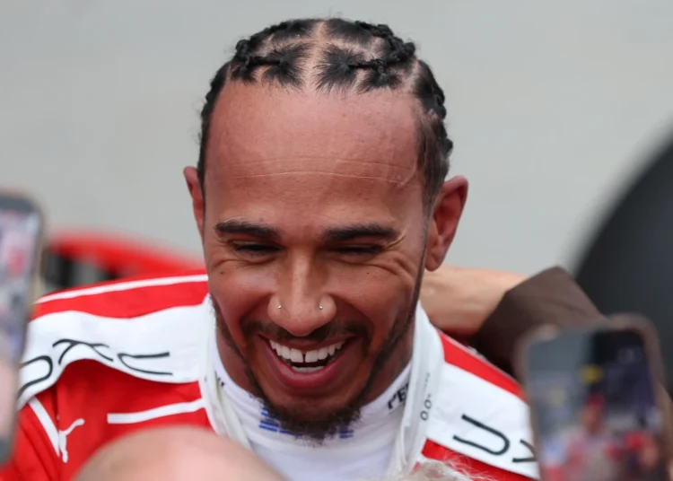 Lewis Hamilton hvali Ferrari za ‘pomicanje planina’ iza kulisa nakon uspjeha u Kanadi Lewis Hamilton hvali Ferrari za ‘pomicanje planina’ iza kulisa nakon uspjeha u Kanadi