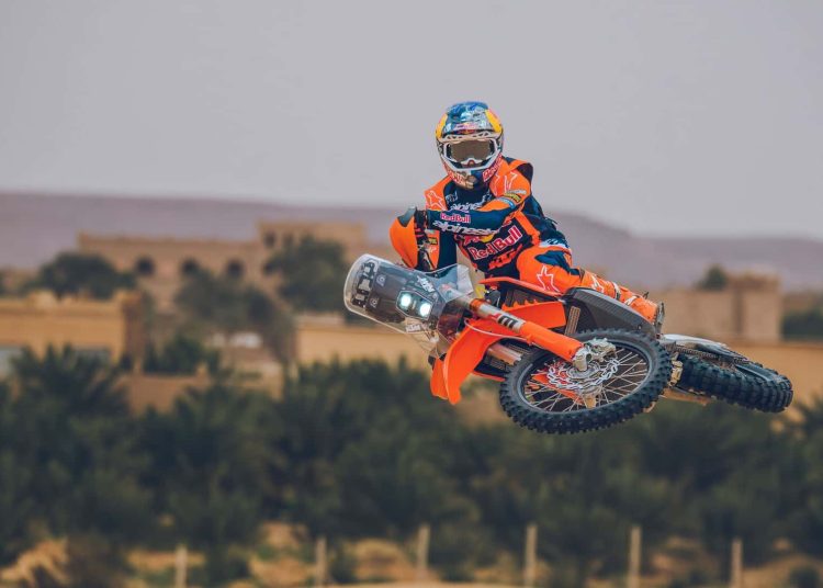Ova replika KTM 450 Rally iz 2027. najbliža je tvorničkoj vožnji koliko će smrtnici ikada imati priliku.
