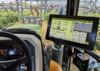 Polazak i utrka u Mountfordu, Tas, u posebnom traktoru John Deere 5105ML