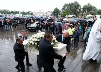 Tisuće ljudi prisustvovalo sprovodu Alexa Zanardija u Padovi