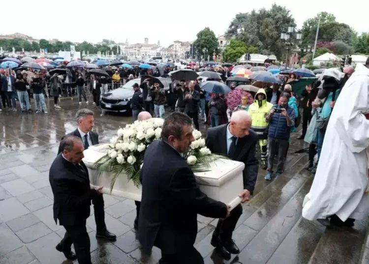 Tisuće ljudi prisustvovalo sprovodu Alexa Zanardija u Padovi
