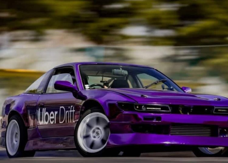 Uber u Japanu donosi iskustvo pravog tokijskog drifta Uber u Japanu donosi iskustvo pravog tokijskog drifta
