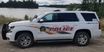 Žena iz Lac Seula optužena za vožnju pod utjecajem alkohola nakon prevrtanja automobila izvan ceste