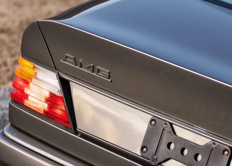 10 činjenica o AMG Hammer limuzini koje bi kolekcionari voljeli da kupci znaju 10 činjenica o AMG Hammer limuzini koje bi kolekcionari voljeli da kupci znaju