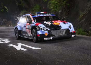 Adrien Fourmaux zauzima 5. mjesto na posljednjem asfaltnom reliju sezone 2026 WRC Round 7