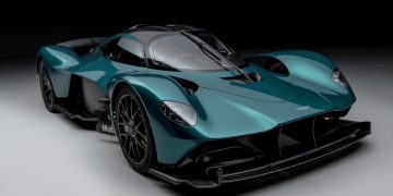 Aston Martin povlači Valkyrie zbog rizika od zapaljenja prilikom driftanja