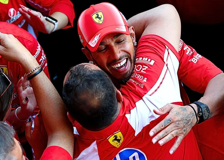 BARCELONA LOWDOWN: Svi ključni trenuci dok Hamilton osigurava veličanstvenu prvu pobjedu s Ferrarijem i Antonelli odlazi u mirovinu BARCELONA LOWDOWN: Svi ključni trenuci dok Hamilton osigurava veličanstvenu prvu pobjedu s Ferrarijem i Antonelli odlazi u mirovinu