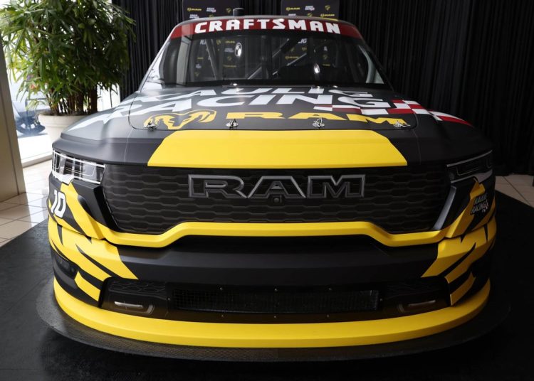 Dodge bi se mogao vratiti u NASCAR Cup Series do 2027. godine: Izvori