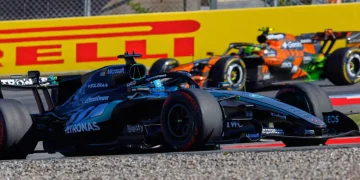 George Russell najbrži dok Kimi Antonelli blokira promet
