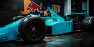 Ludi Mike transformira sveti F1 bolid u rotirajuće drift oružje