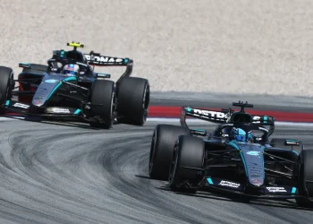 ‘Moramo razgovarati s njima’ – Toto Wolff analizira Mercedesova pravila unutar momčadi usred prijetnji Lewisa Hamiltona i Ferrarija