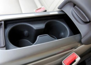 Ovome zapravo može poslužiti razmak između držača za čaše u vašem automobilu