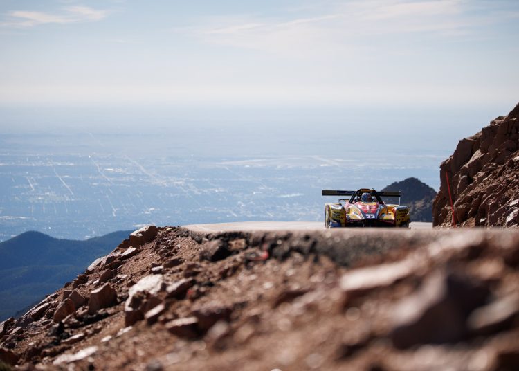 Pirelli na Pikes Peaku s Faggiolijem i Dumasom
